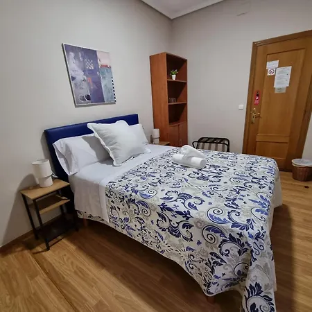 Loinaz Guest house *